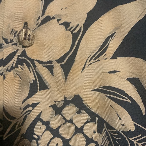 Hilo Hattie silk Hawaiian button down shirt - Picture 5 of 6